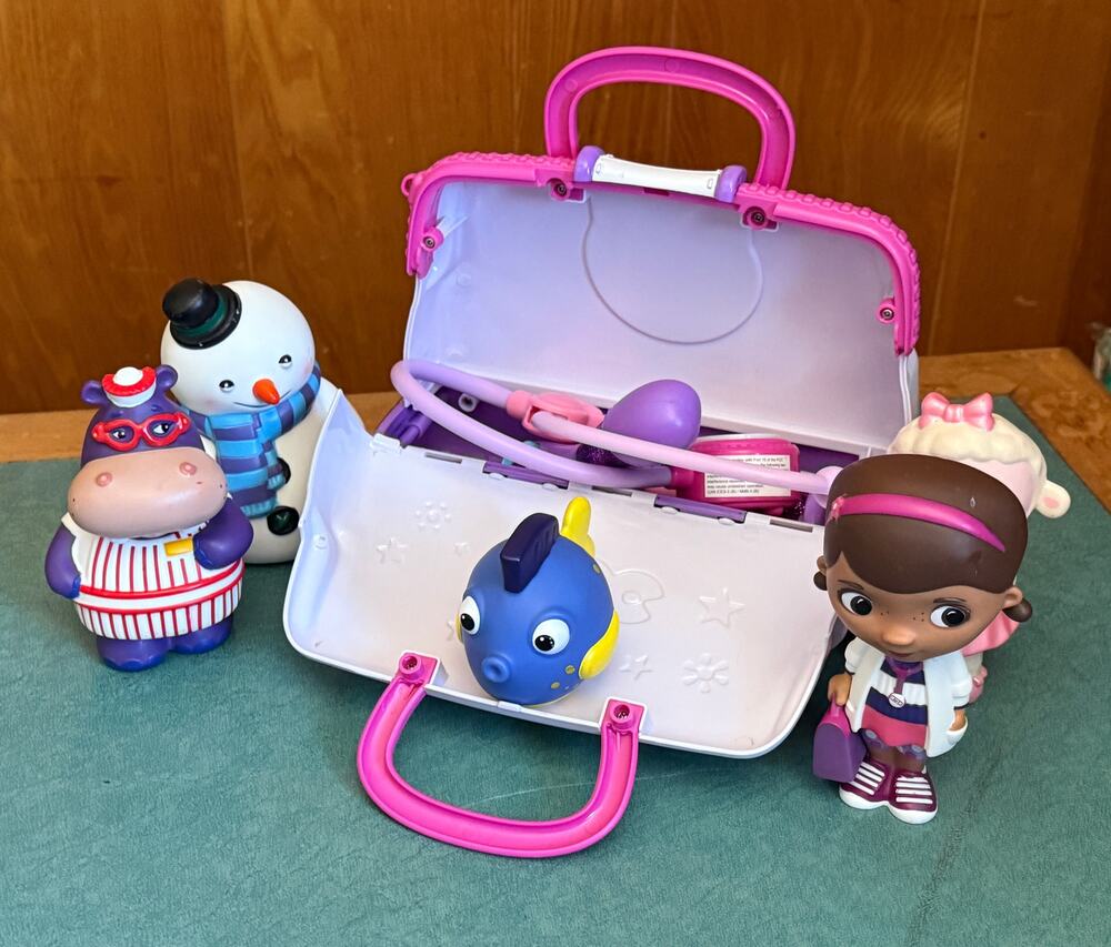 Disney Doc McStuffins Toy Hospital Doctor Bag Set & Figures Lot